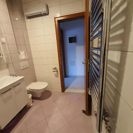 Sunshine Baum בית הארחה מרינה