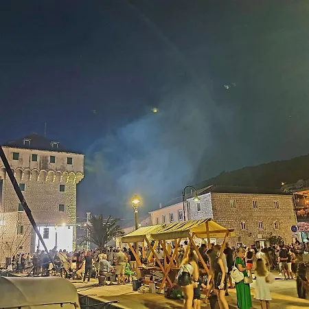 Sunshine Baum מרינה